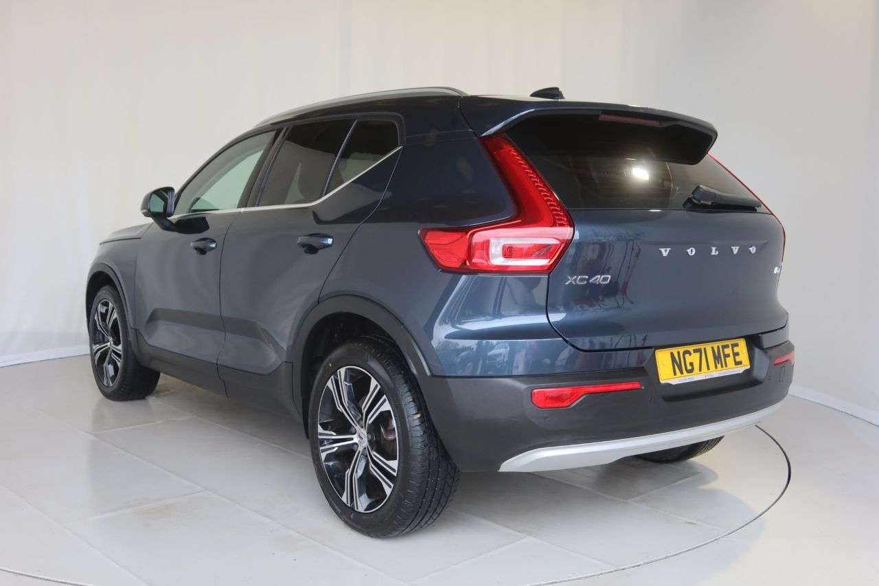 2021 VOLVO XC40 2021 VOLVO XC40