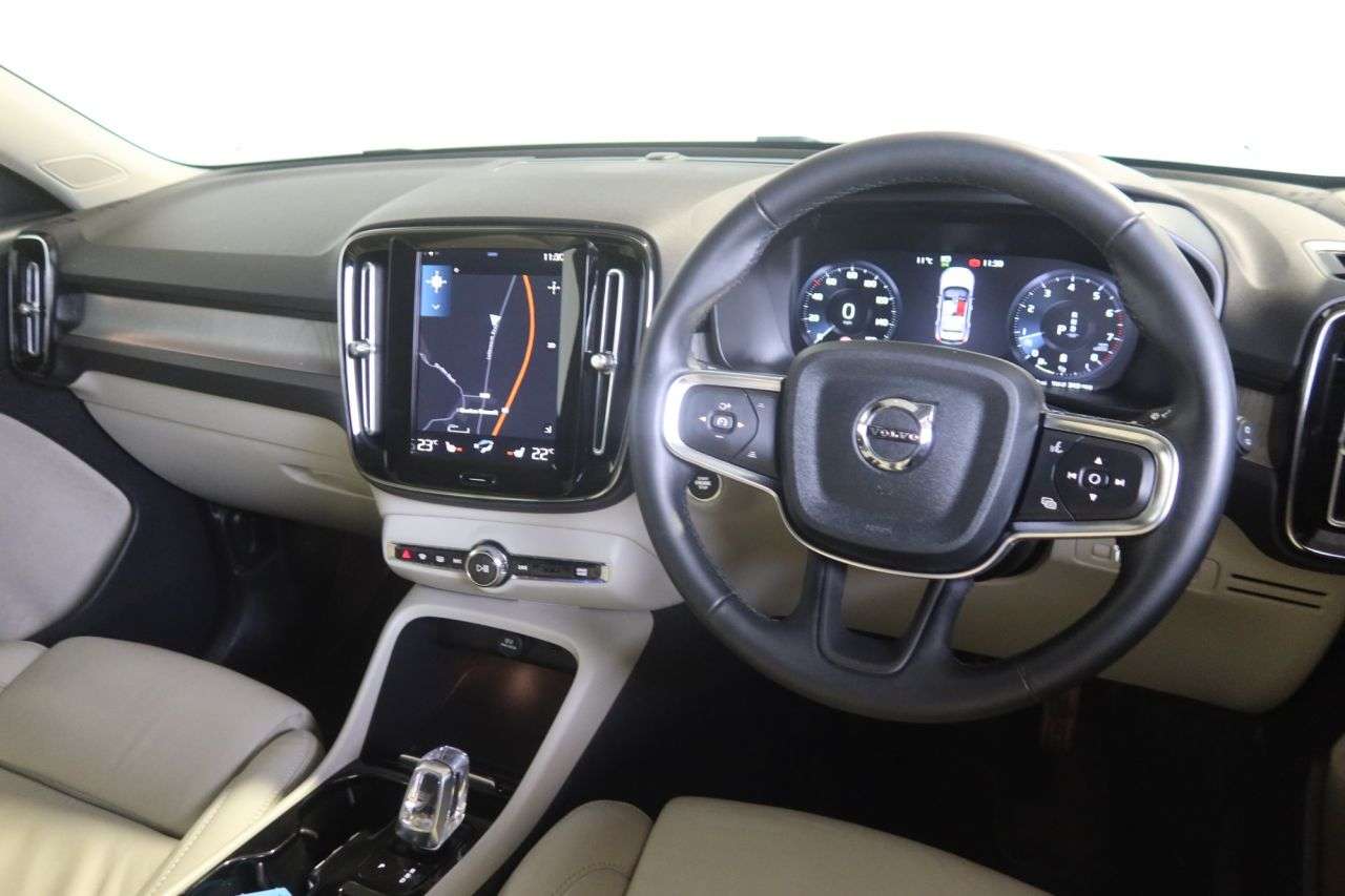 2021 VOLVO XC40 2021 VOLVO XC40