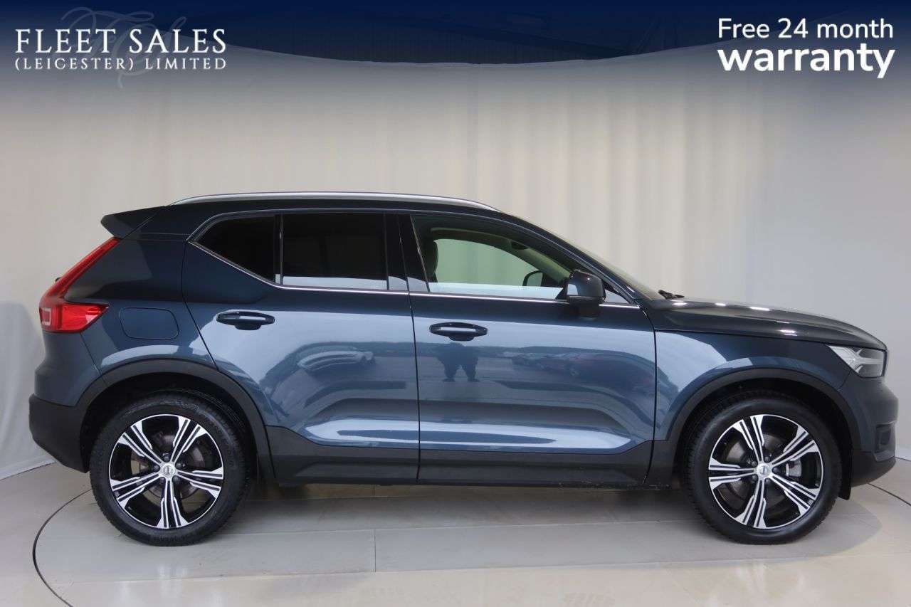 2021 VOLVO XC40 2021 VOLVO XC40