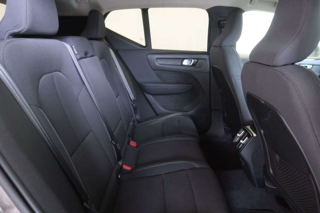 2021 VOLVO XC40 2021 VOLVO XC40