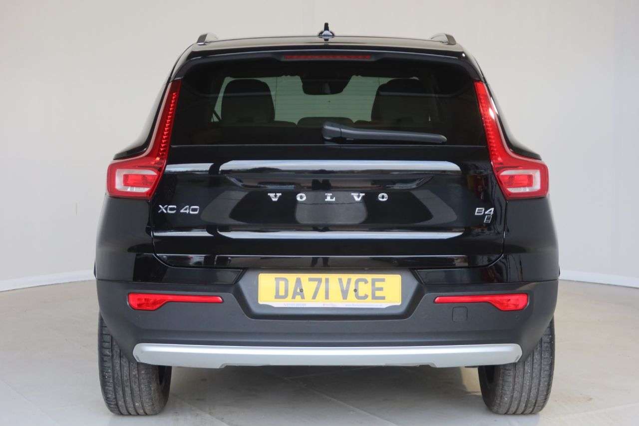 2021 VOLVO XC40 2021 VOLVO XC40