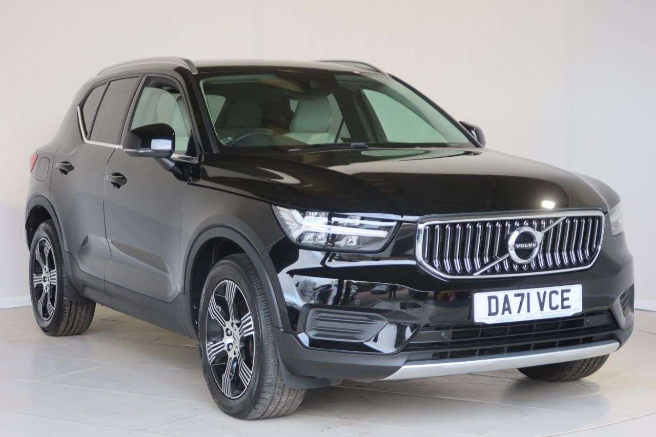 2021 VOLVO XC40 2021 VOLVO XC40