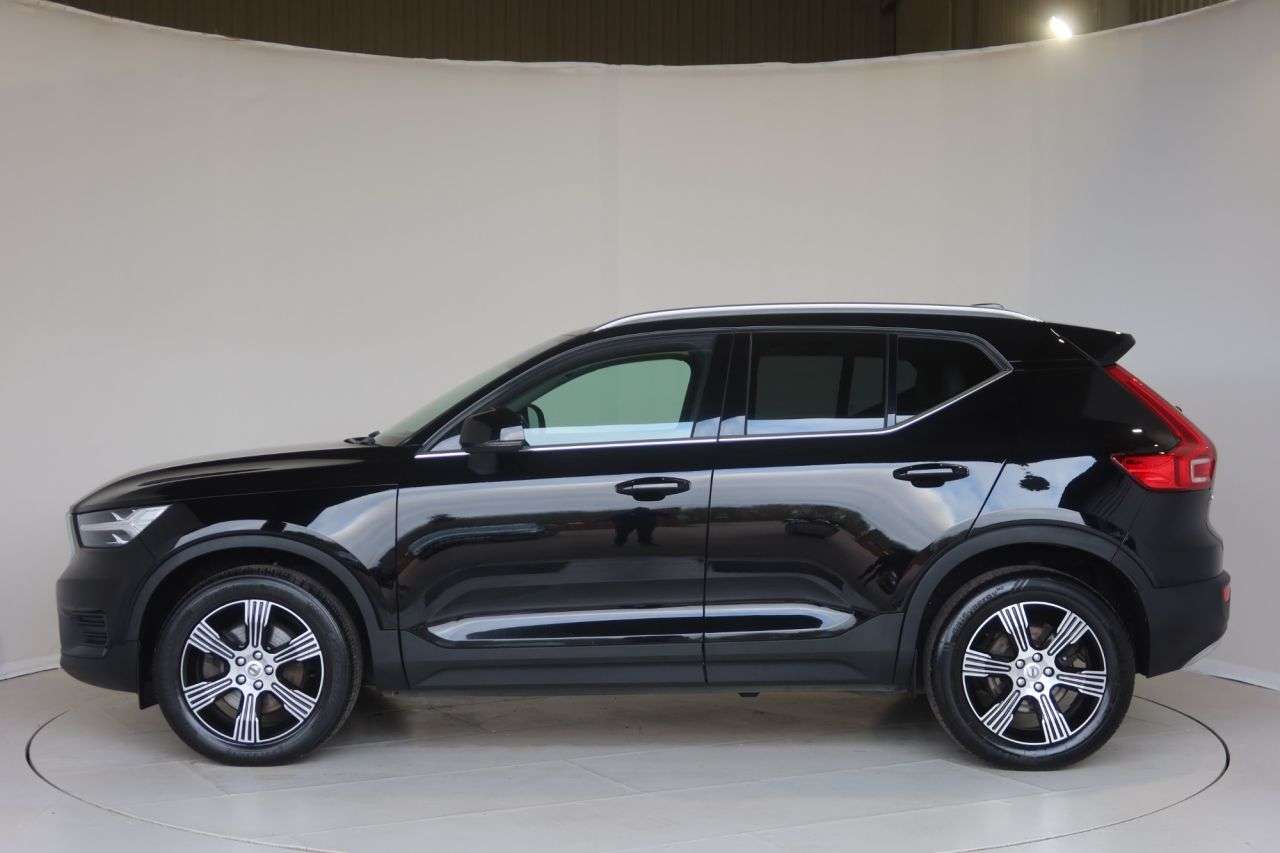 2021 VOLVO XC40 2021 VOLVO XC40
