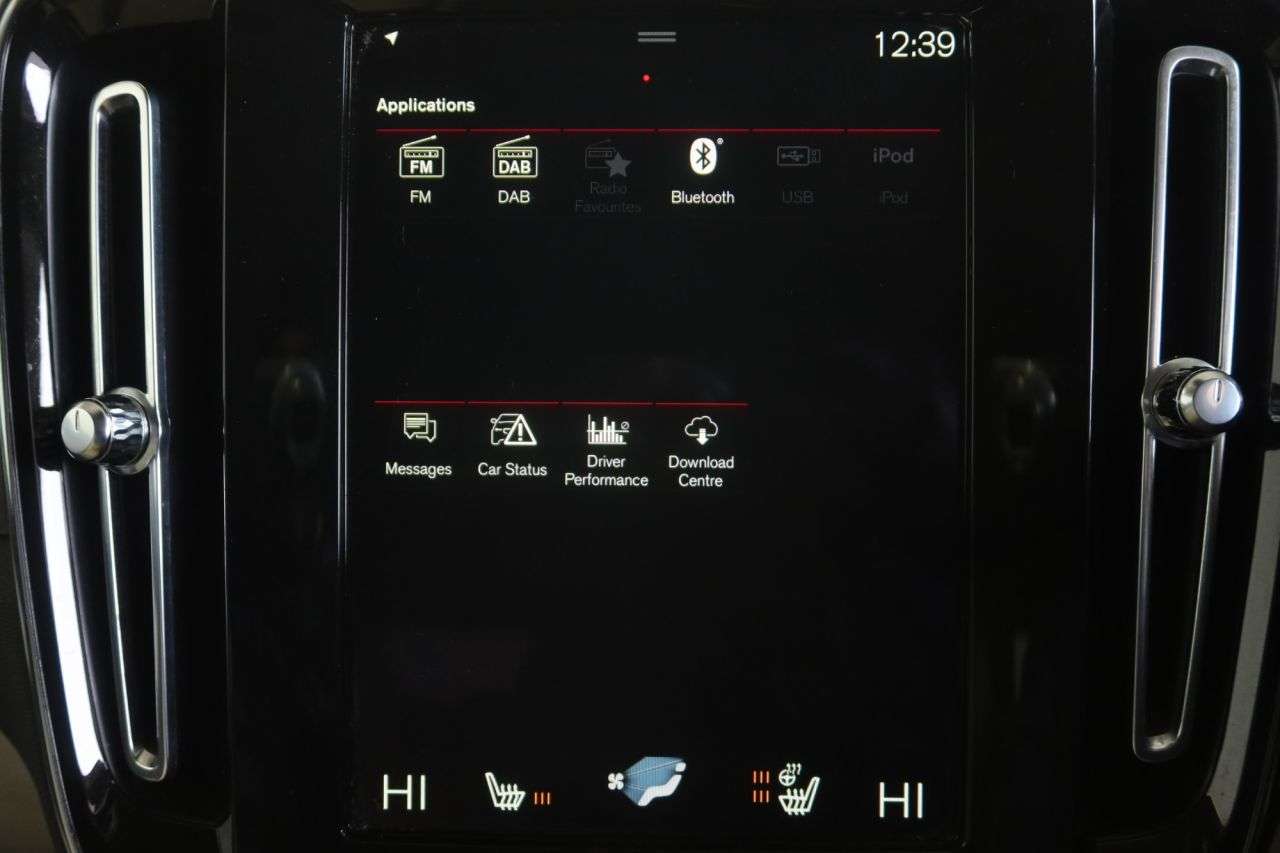 2021 VOLVO XC40 2021 VOLVO XC40