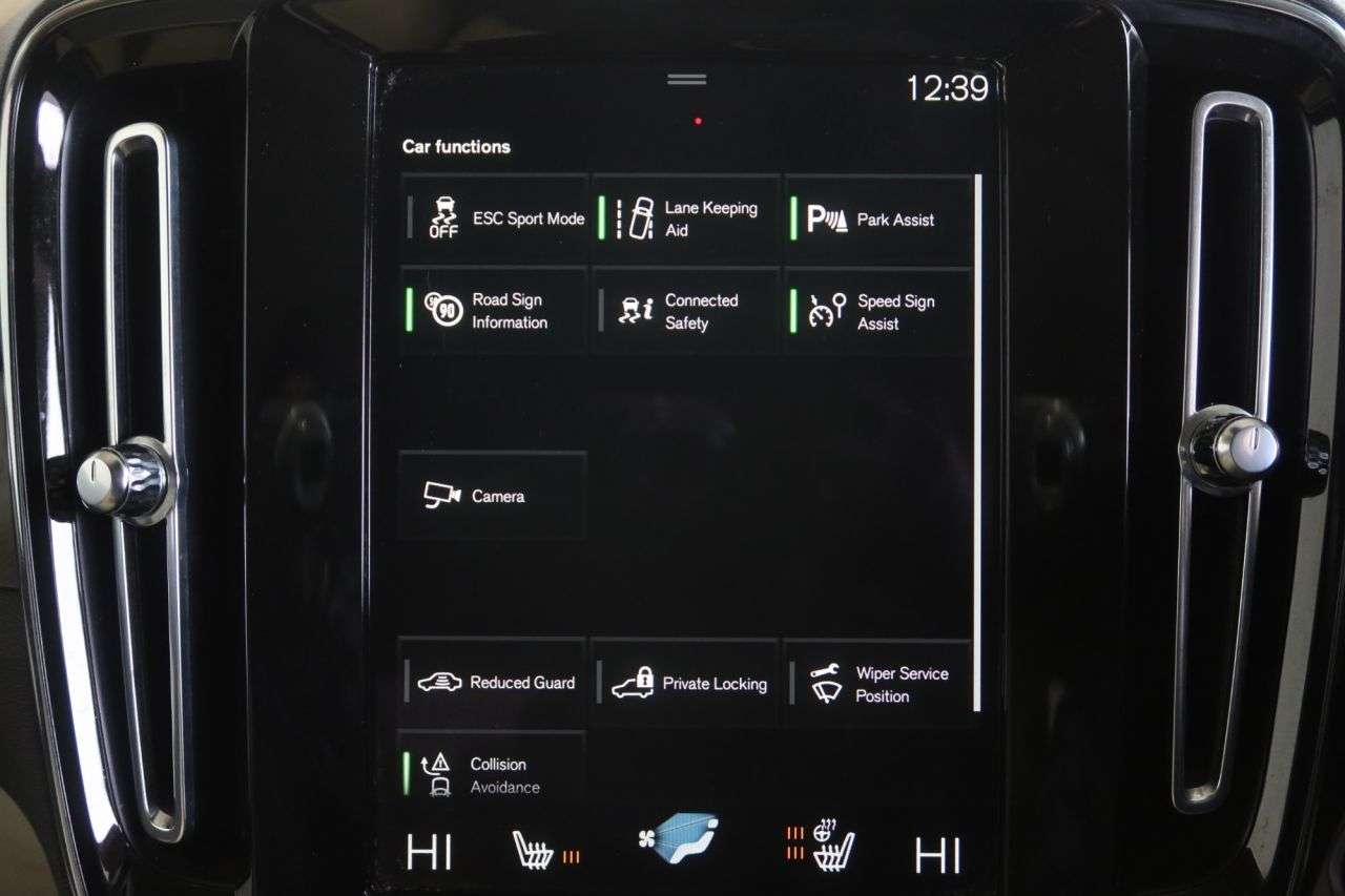 2021 VOLVO XC40 2021 VOLVO XC40