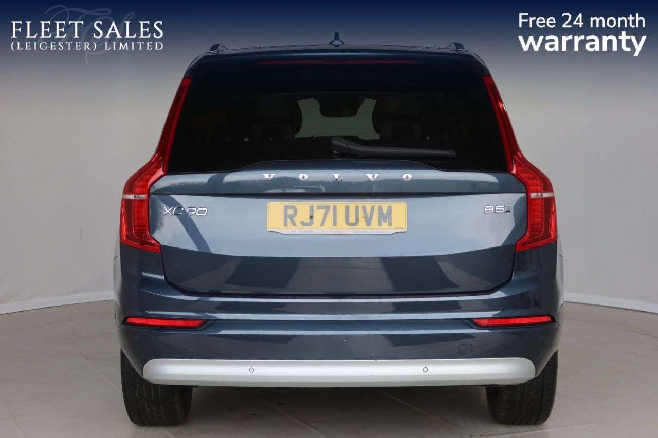 A 2022 VOLVO XC90 2.0 B5 MHEV Momentum SUV 5dr Diesel Hybrid Auto 4WD Euro 6 (s/s) (235 ps) H A 2022 VOLVO XC90 2.0 B5 MHEV Momentum SUV 5dr Diesel Hybrid Auto 4WD Euro 6 (s/s) (235 ps) H