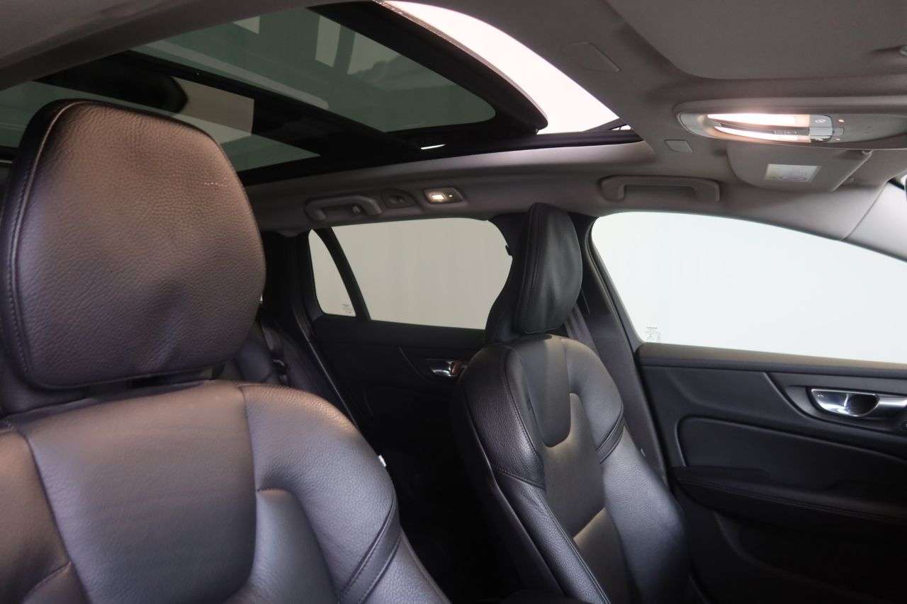 2022 VOLVO V60 2022 VOLVO V60