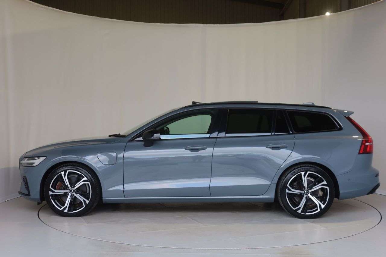 2022 VOLVO V60 2022 VOLVO V60