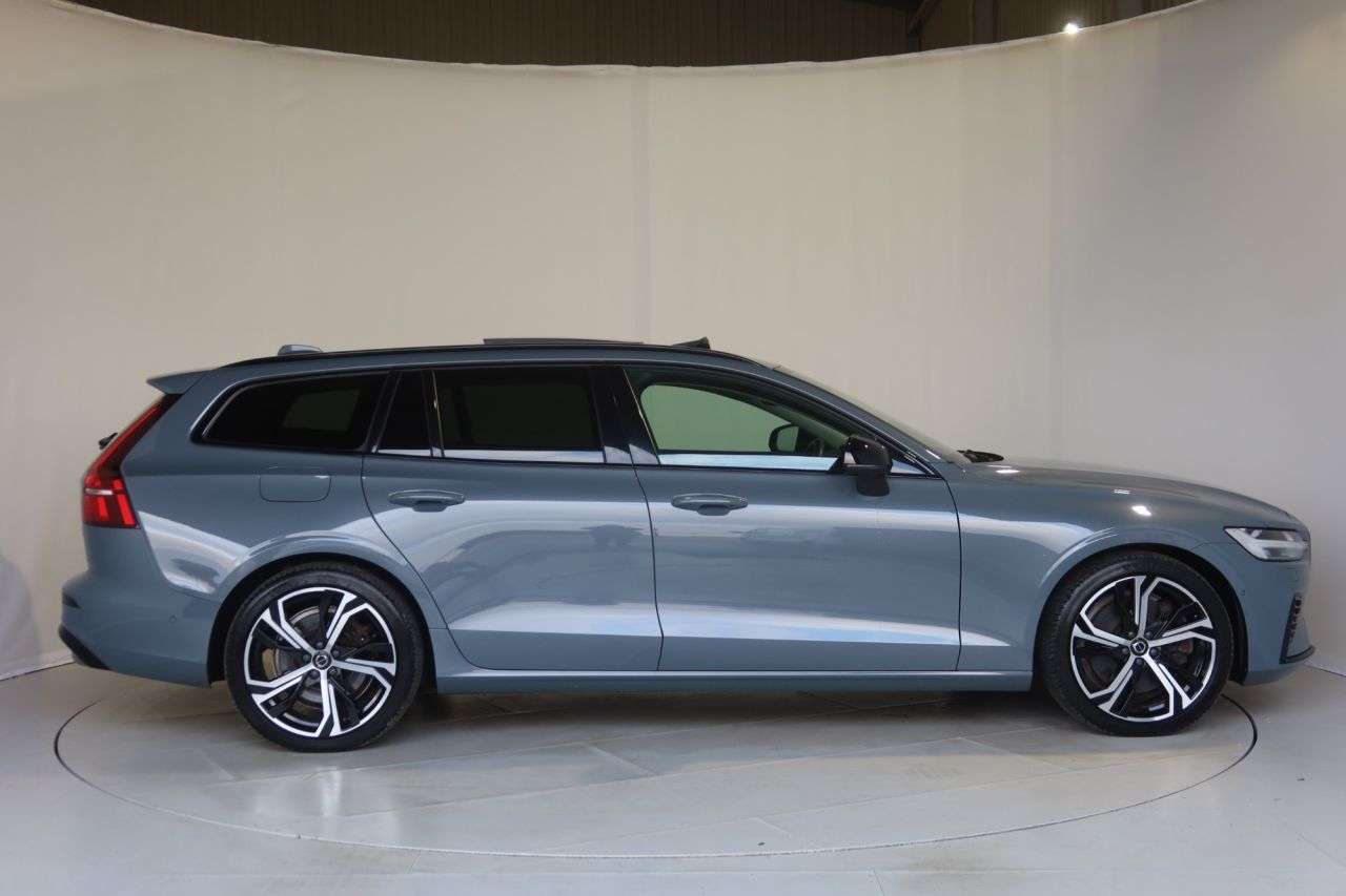 2022 VOLVO V60 2022 VOLVO V60