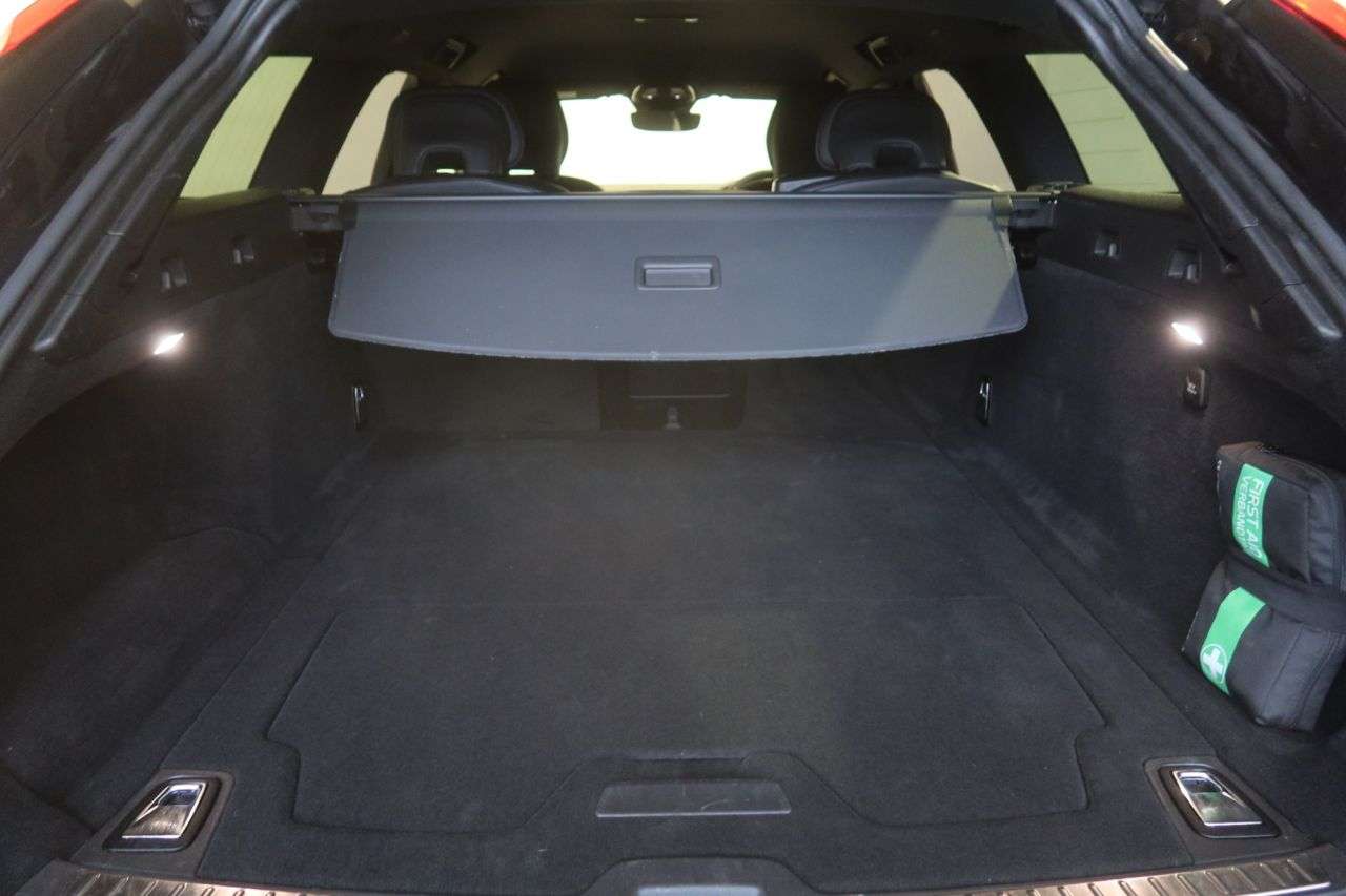 2021 VOLVO V90 2021 VOLVO V90