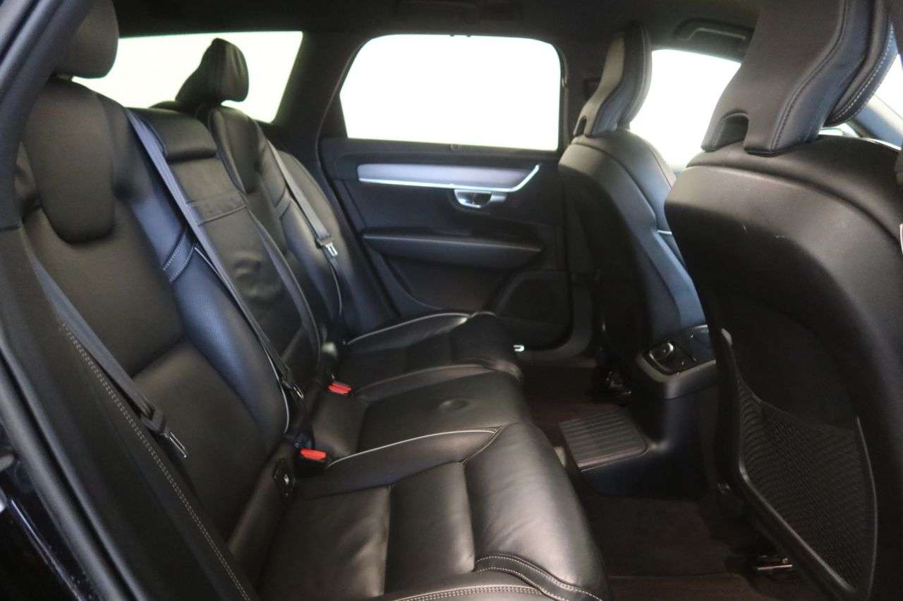 2021 VOLVO V90 2021 VOLVO V90