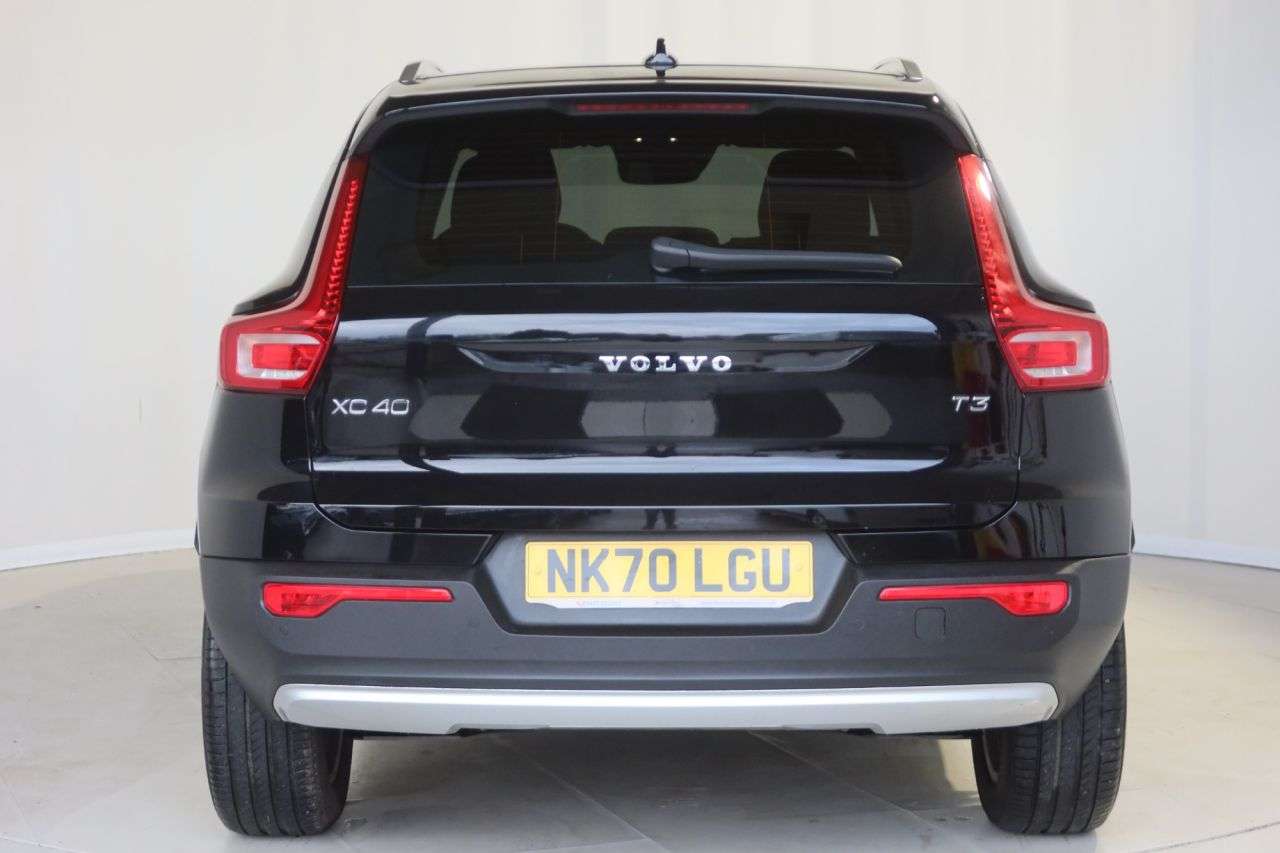 2020 VOLVO XC40 2020 VOLVO XC40