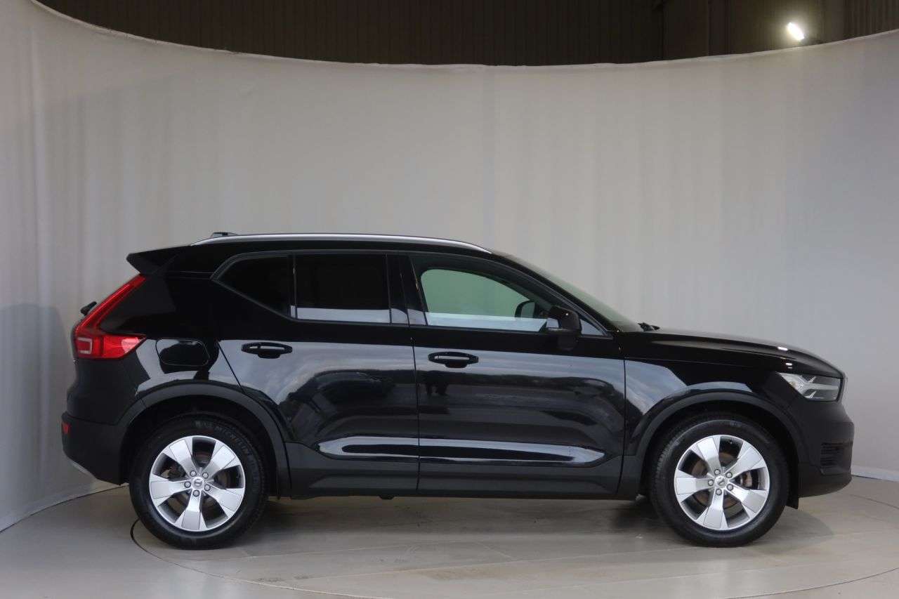 2020 VOLVO XC40 2020 VOLVO XC40