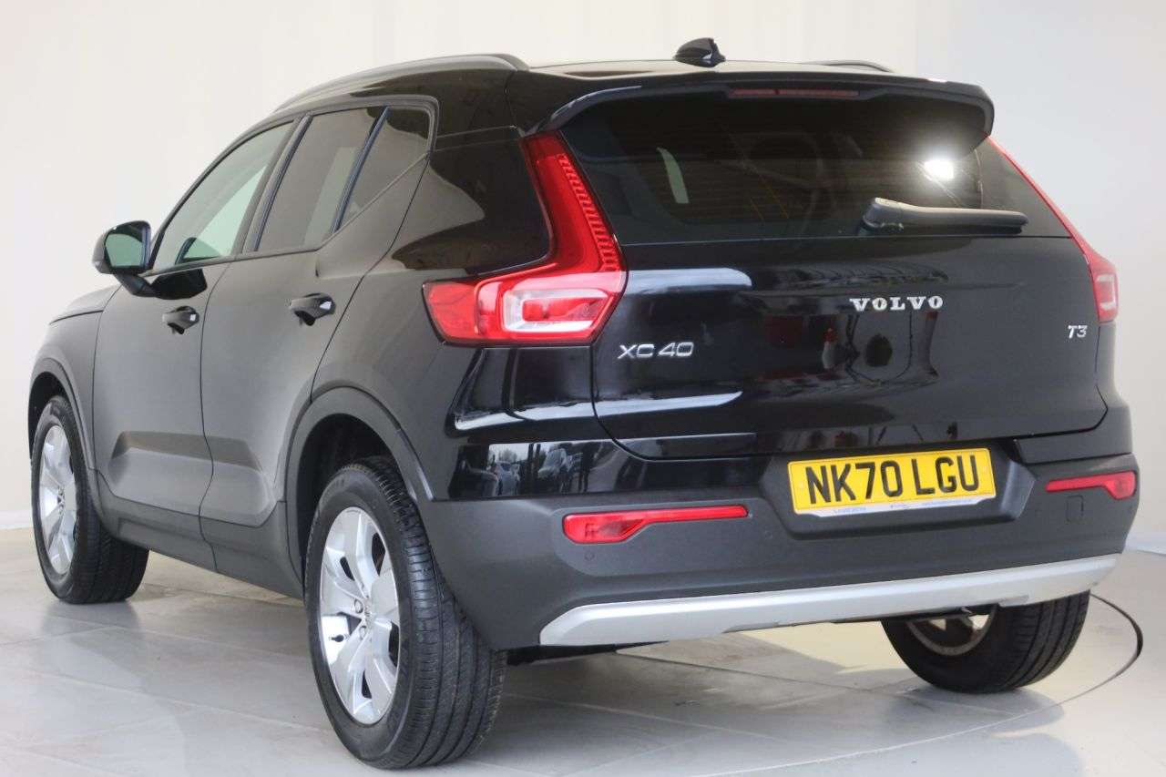 2020 VOLVO XC40 2020 VOLVO XC40