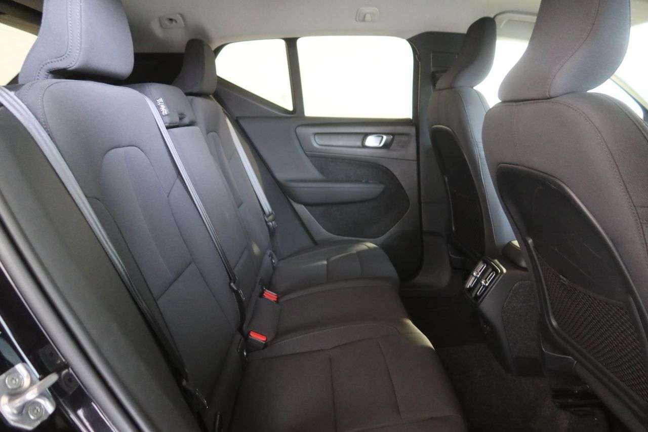 2020 VOLVO XC40 2020 VOLVO XC40