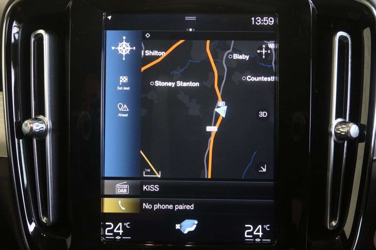 2020 VOLVO XC40 2020 VOLVO XC40