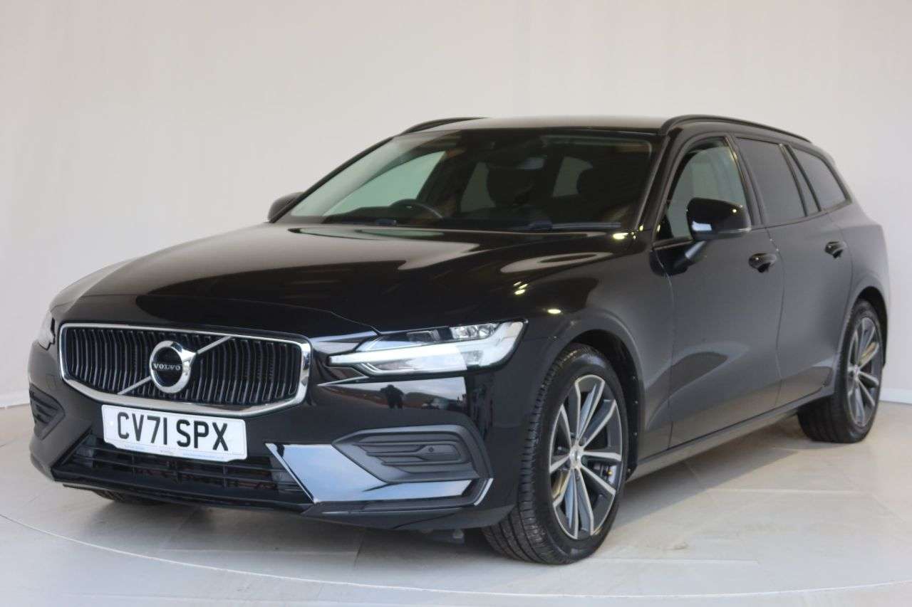 A 2021 VOLVO V60 2.0 B3 MHEV Momentum Estate 5dr Petrol Hybrid DCT Auto Euro 6 (s/s) (163 ps A 2021 VOLVO V60 2.0 B3 MHEV Momentum Estate 5dr Petrol Hybrid DCT Auto Euro 6 (s/s) (163 ps