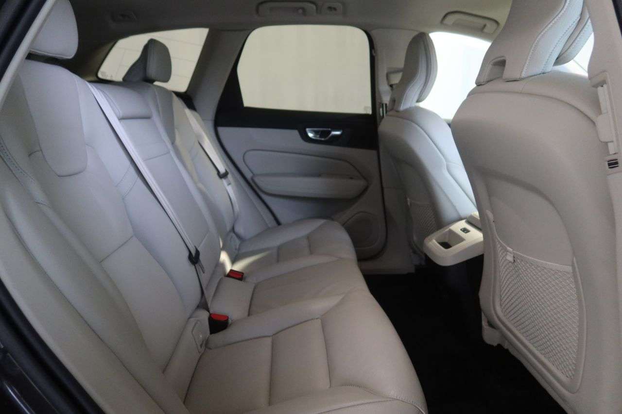 2021 VOLVO XC60 2021 VOLVO XC60