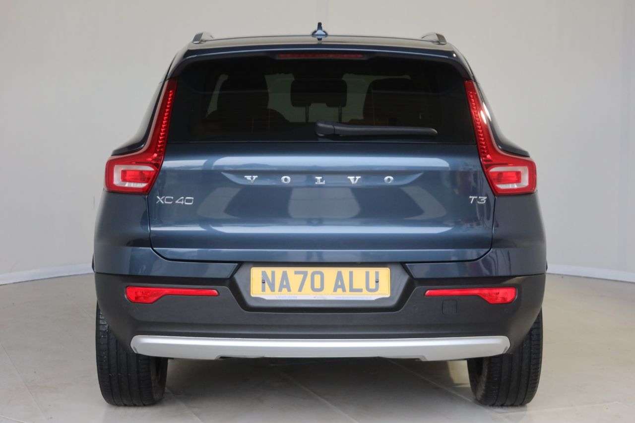 2020 VOLVO XC40 2020 VOLVO XC40