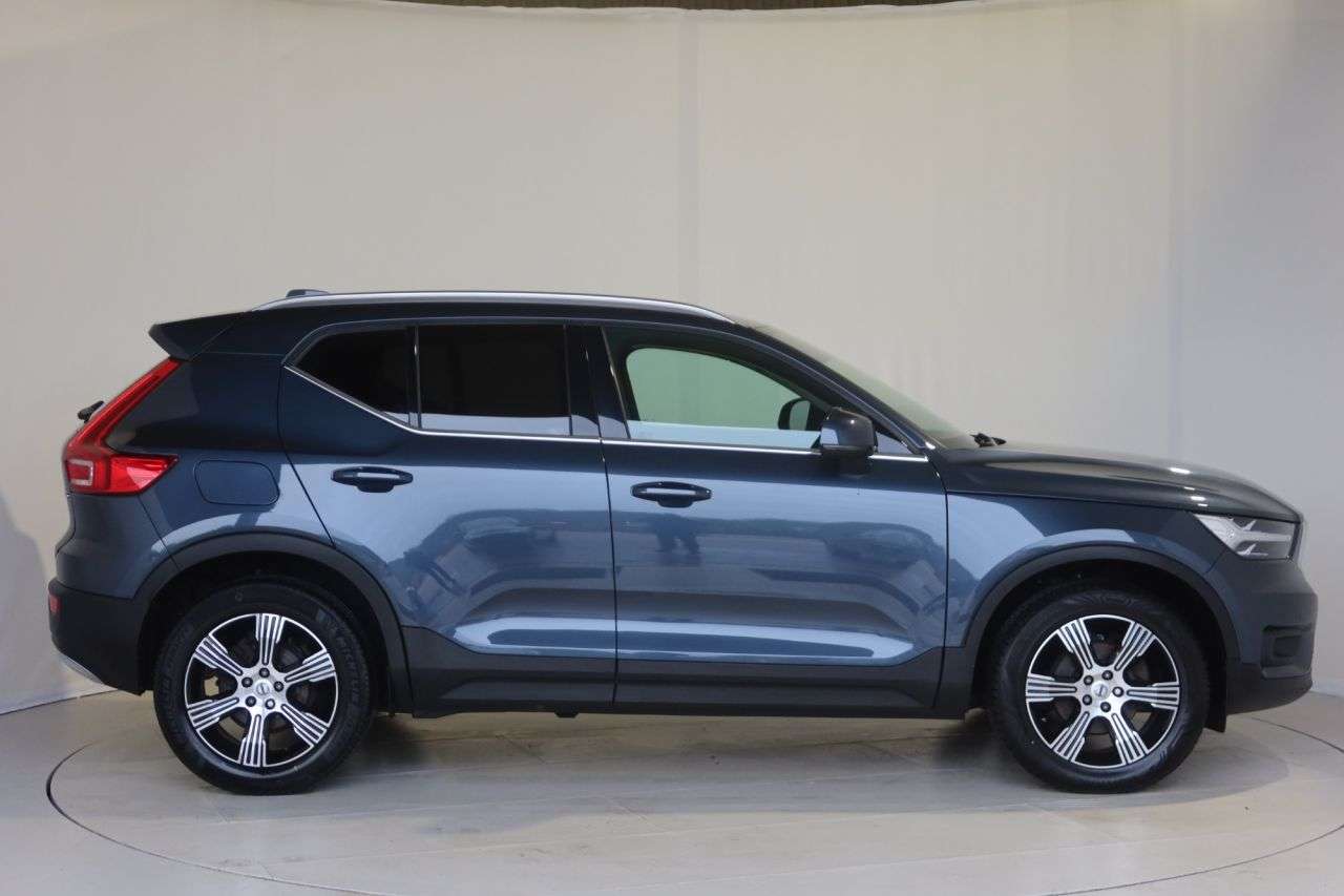 2020 VOLVO XC40 2020 VOLVO XC40