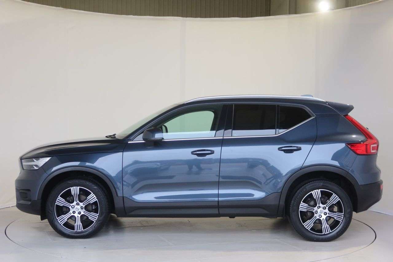 2020 VOLVO XC40 2020 VOLVO XC40