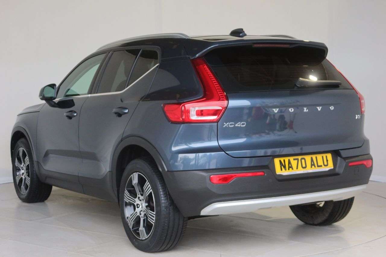 2020 VOLVO XC40 2020 VOLVO XC40