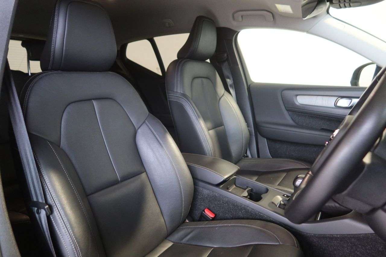 2020 VOLVO XC40 2020 VOLVO XC40