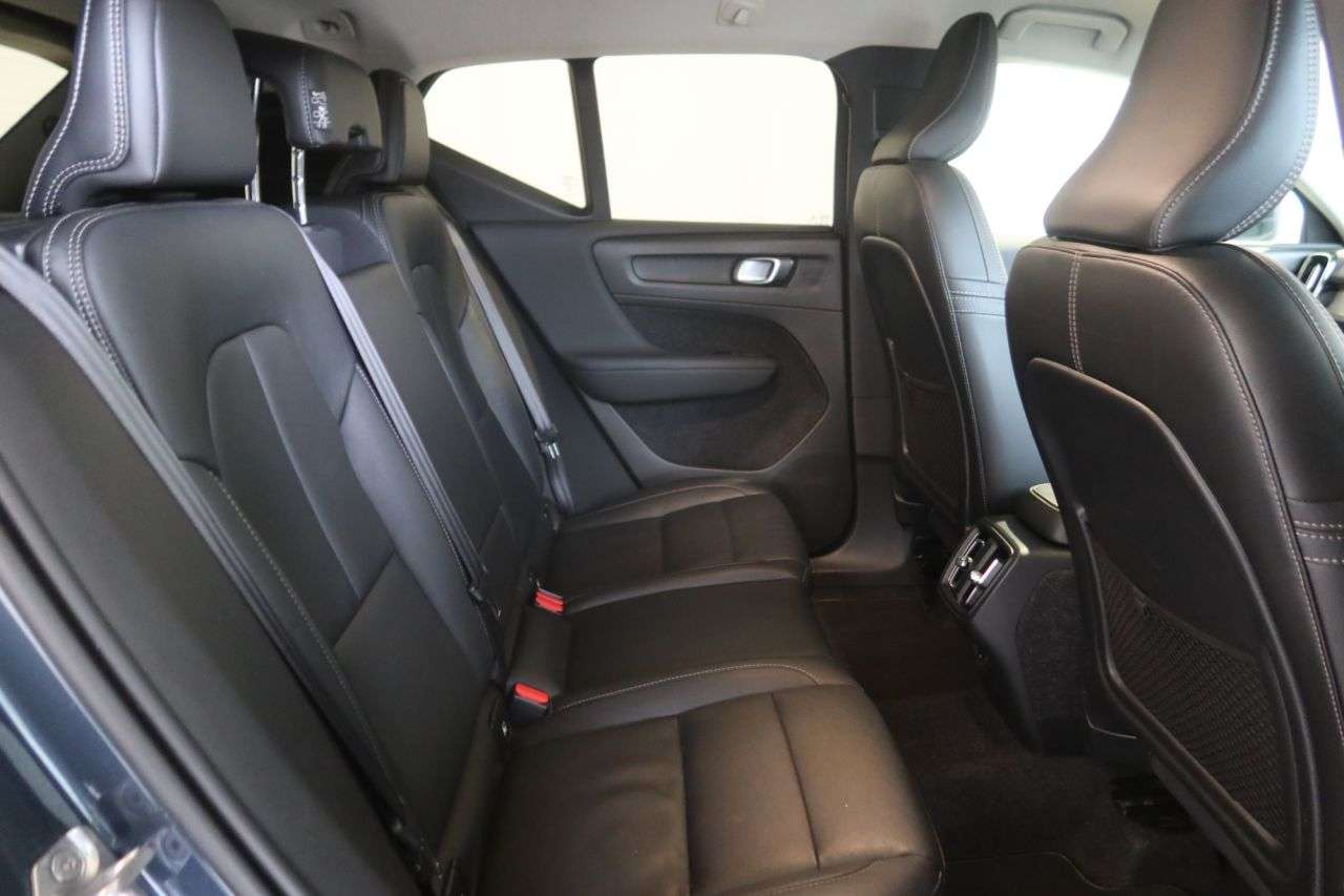 2020 VOLVO XC40 2020 VOLVO XC40