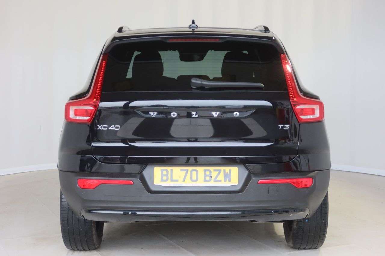 2020 VOLVO XC40 2020 VOLVO XC40