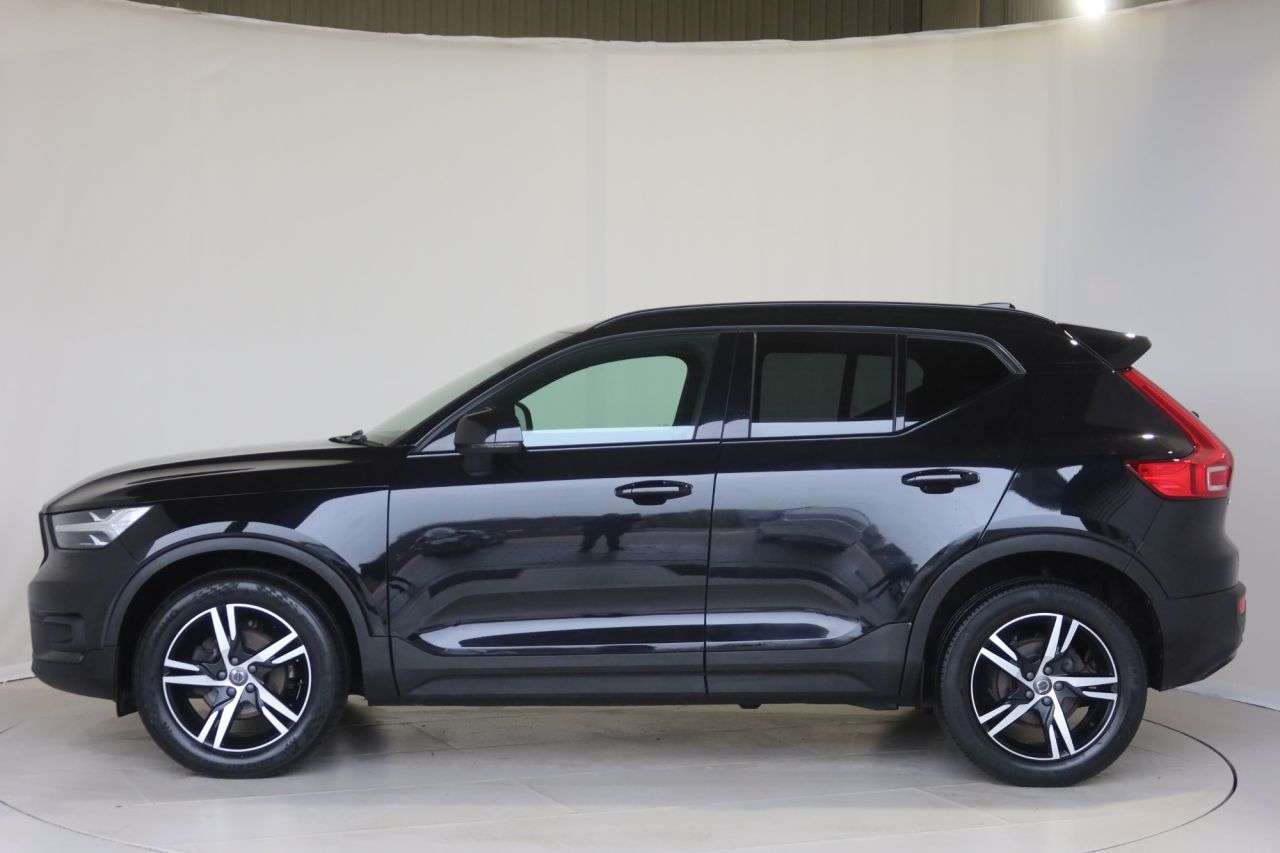 2020 VOLVO XC40 2020 VOLVO XC40