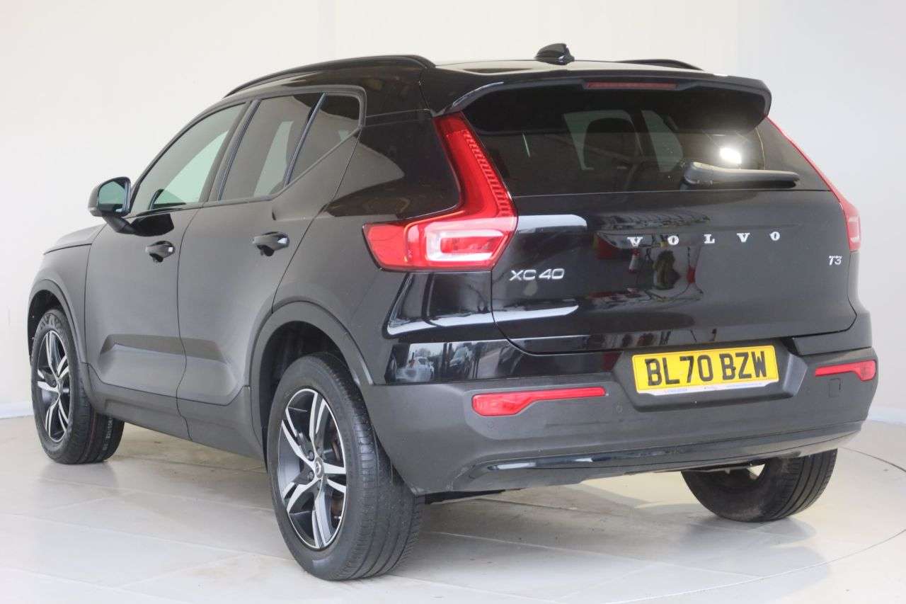 2020 VOLVO XC40 2020 VOLVO XC40