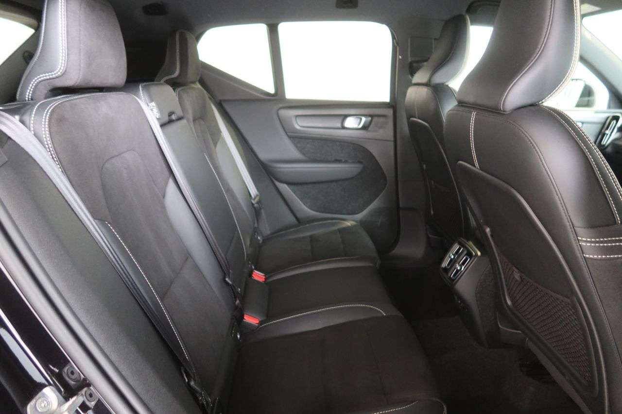 2020 VOLVO XC40 2020 VOLVO XC40