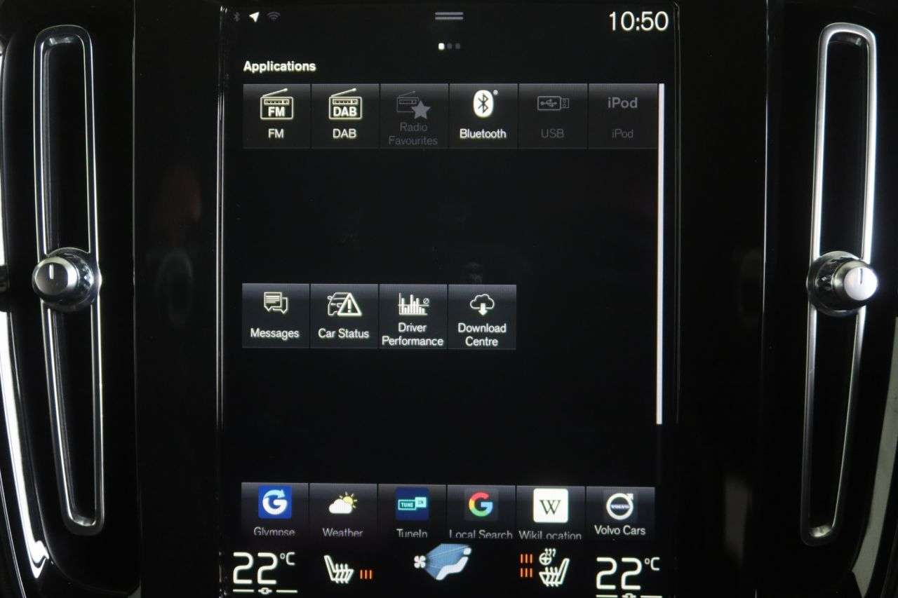 2020 VOLVO XC40 2020 VOLVO XC40