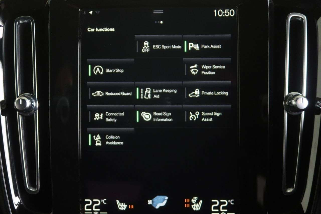 2020 VOLVO XC40 2020 VOLVO XC40