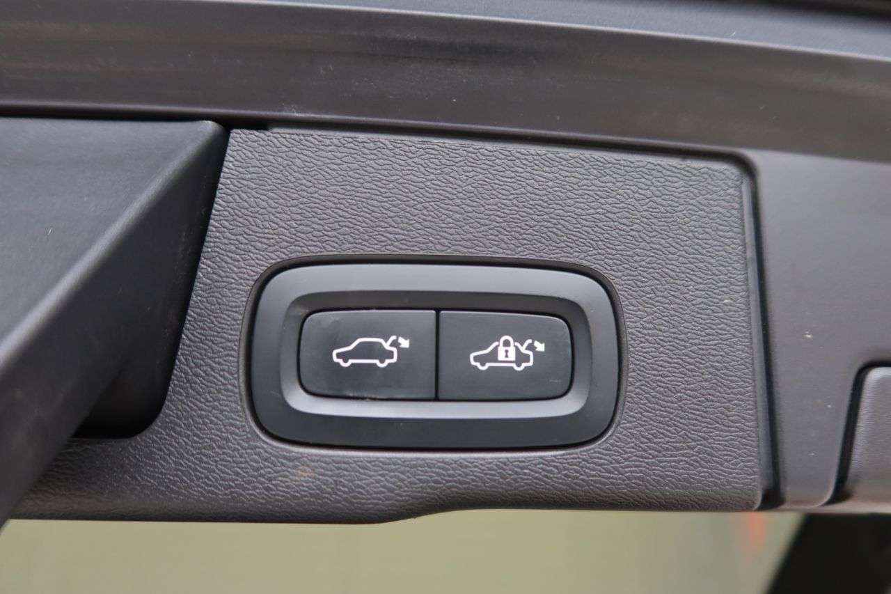 2022 VOLVO XC60 2022 VOLVO XC60