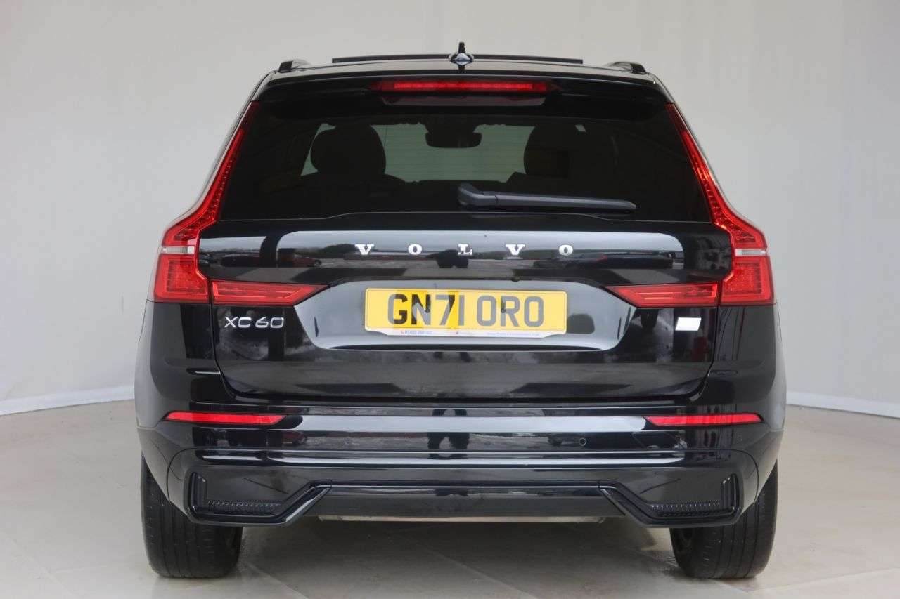 A 2021 VOLVO XC60 2.0h T6 Recharge 11.6kWh R-Design SUV 5dr Petrol Plug-in Hybrid Auto AWD Eu A 2021 VOLVO XC60 2.0h T6 Recharge 11.6kWh R-Design SUV 5dr Petrol Plug-in Hybrid Auto AWD Eu