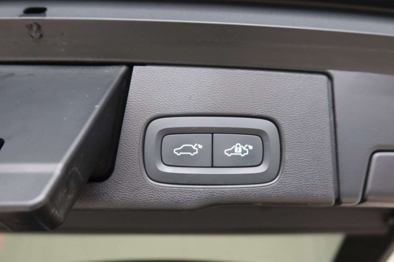 2021 VOLVO XC60 2021 VOLVO XC60