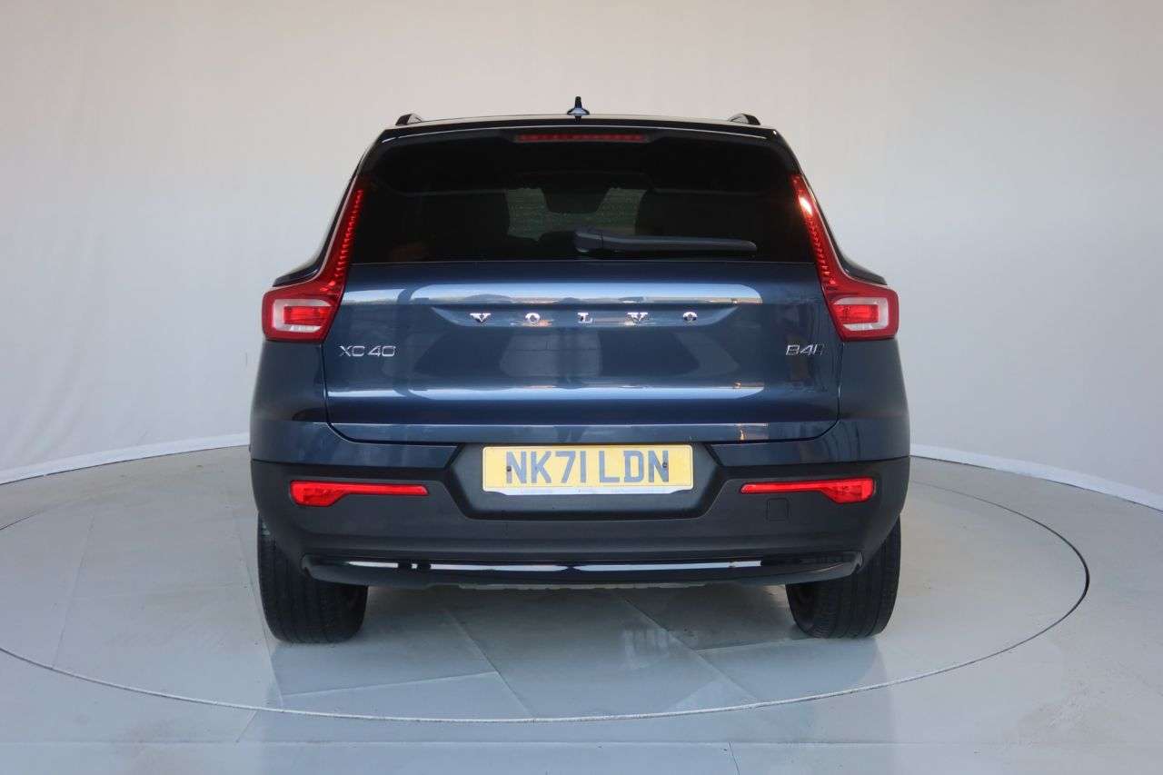 2021 VOLVO XC40 2021 VOLVO XC40
