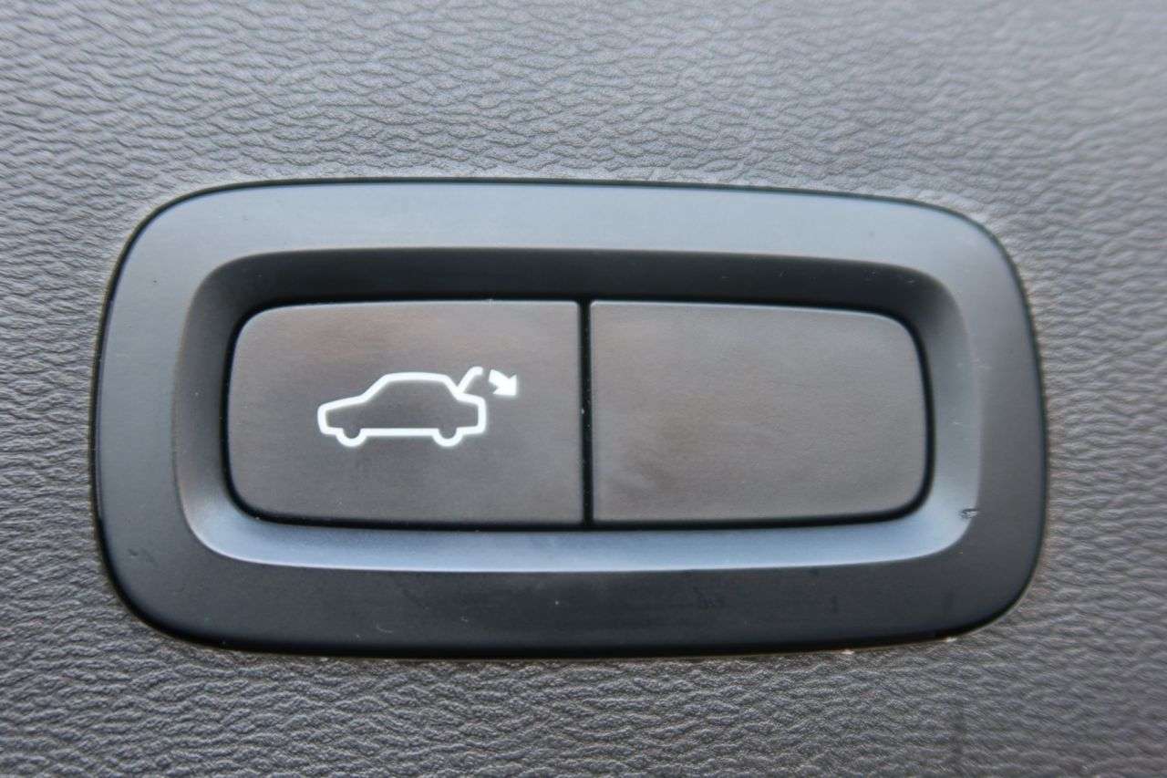 2021 VOLVO XC40 2021 VOLVO XC40