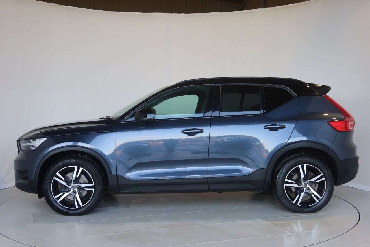 2021 VOLVO XC40 2021 VOLVO XC40