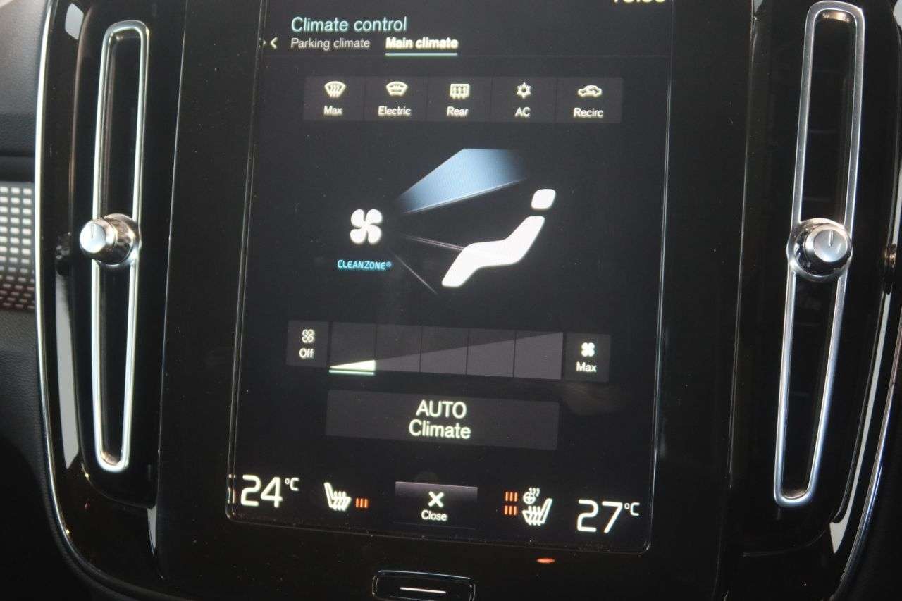 2021 VOLVO XC40 2021 VOLVO XC40