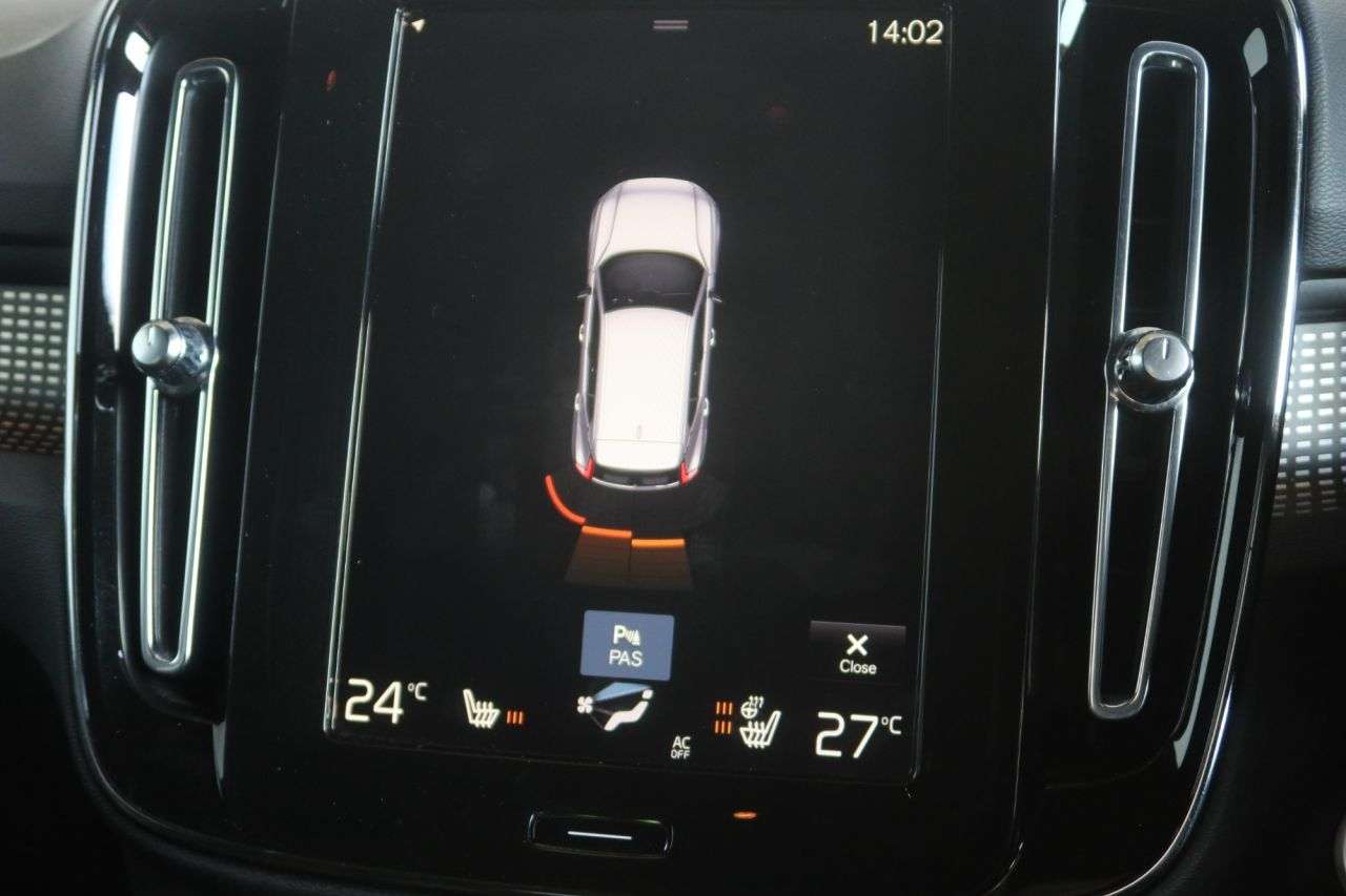 2021 VOLVO XC40 2021 VOLVO XC40