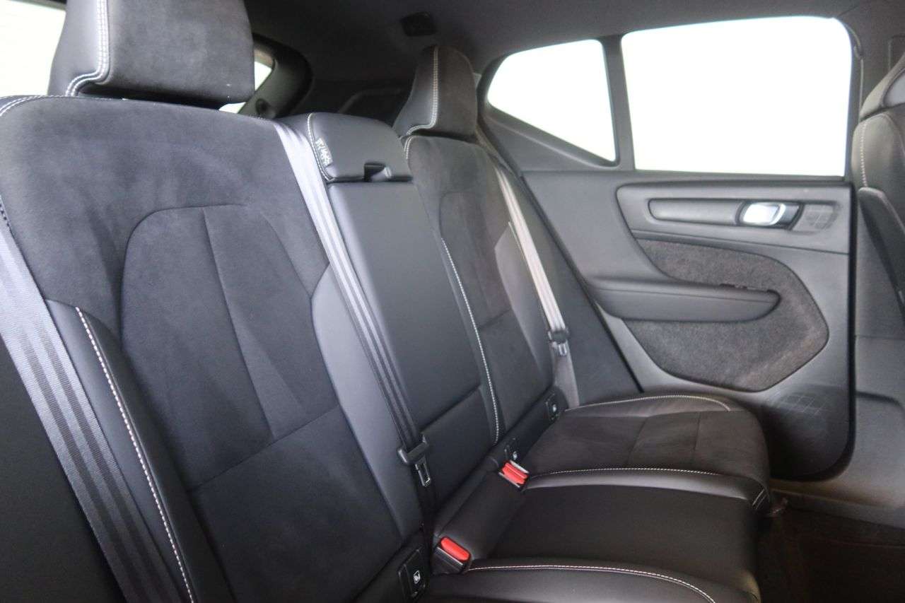 2021 VOLVO XC40 2021 VOLVO XC40