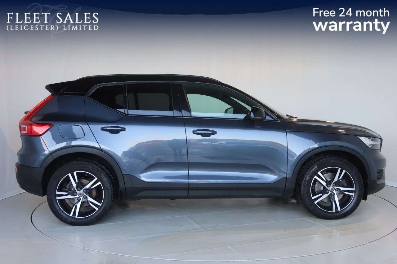 2021 VOLVO XC40 2021 VOLVO XC40