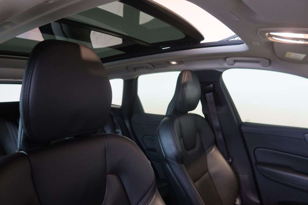 2021 VOLVO XC60 2021 VOLVO XC60