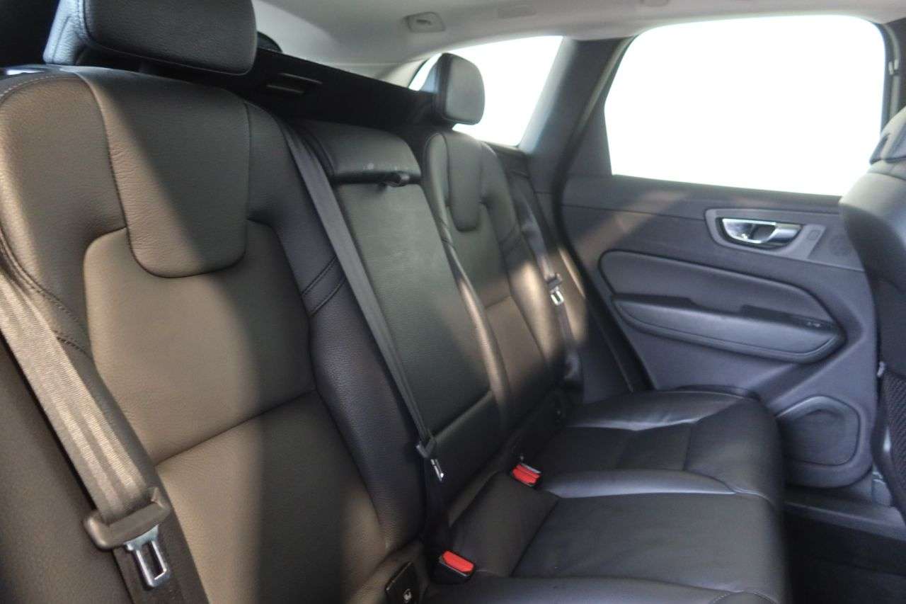 2021 VOLVO XC60 2021 VOLVO XC60