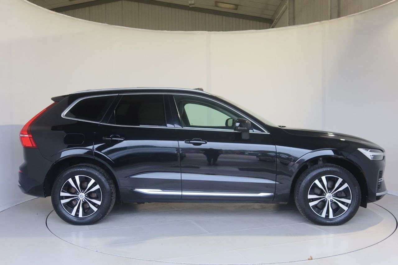 A 2021 VOLVO XC60 2.0h T6 Recharge 11.6kWh Inscription Expression SUV 5dr Petrol Plug-in Hybr A 2021 VOLVO XC60 2.0h T6 Recharge 11.6kWh Inscription Expression SUV 5dr Petrol Plug-in Hybr