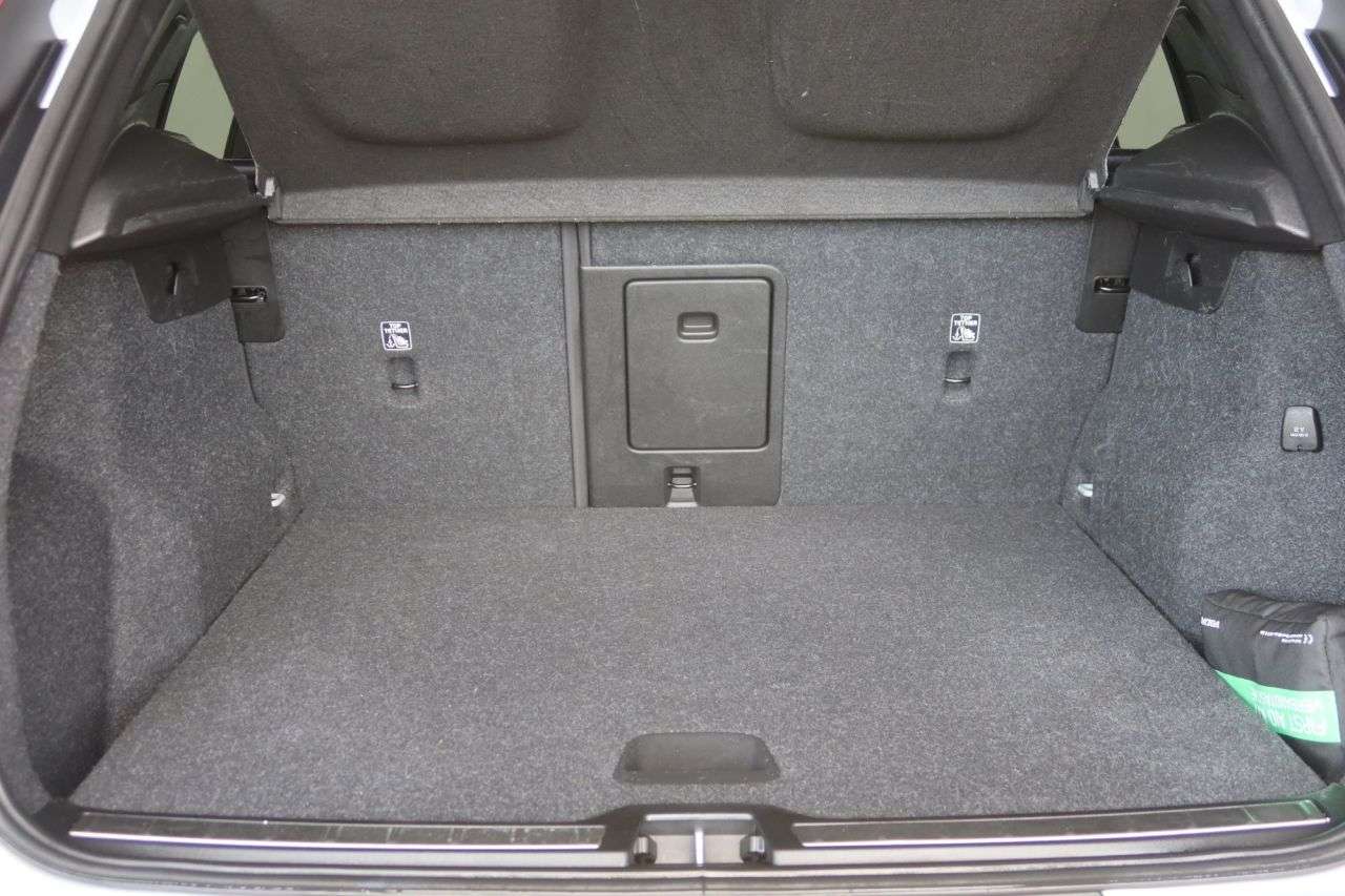 2021 VOLVO XC40 2021 VOLVO XC40