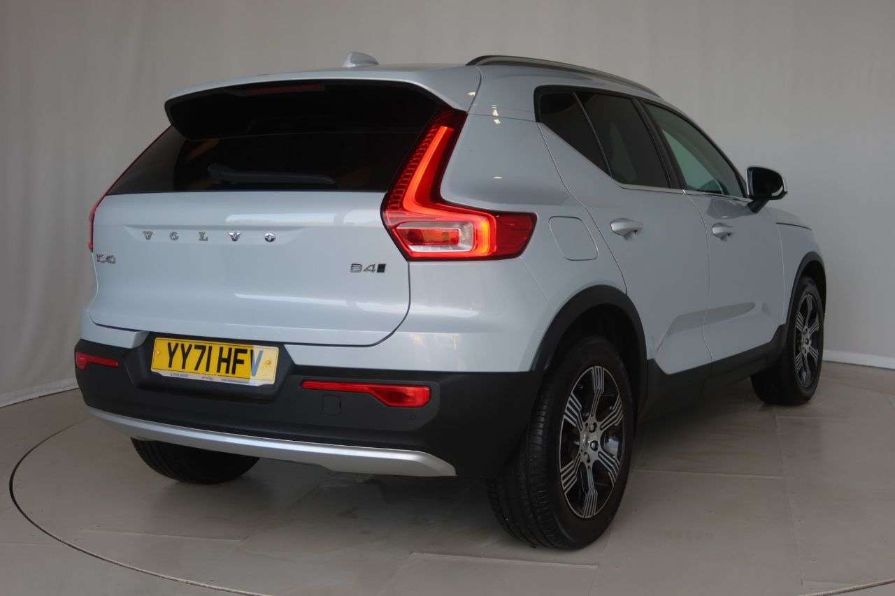 A 2021 VOLVO XC40 2.0 B4 MHEV Inscription SUV 5dr Petrol Hybrid Auto AWD Euro 6 (s/s) (197 ps A 2021 VOLVO XC40 2.0 B4 MHEV Inscription SUV 5dr Petrol Hybrid Auto AWD Euro 6 (s/s) (197 ps