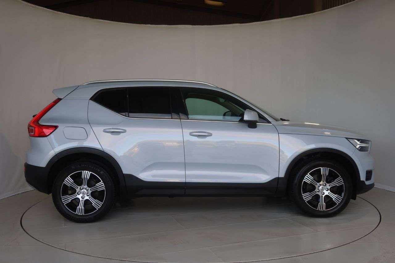 2021 VOLVO XC40 2021 VOLVO XC40